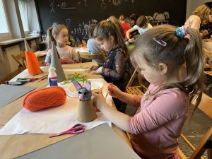 MARCHEWKOWE POLE - czyli jak ucieszyć zająca - zdjęcie dzieci