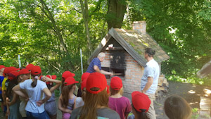 Zdjęcie uczestników półkolonii na czwartym turnusie