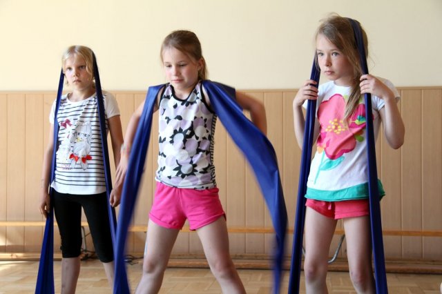 Turnus I - Akcja Lato 2014 - półkolonie, 7-11.07.2014 r., warsztaty w MDK2, Muzeum w Uzarzewie, Centrum Sportowe NIKU, Klub Nenufar w Kościanie, zabawy na Cytadeli.
